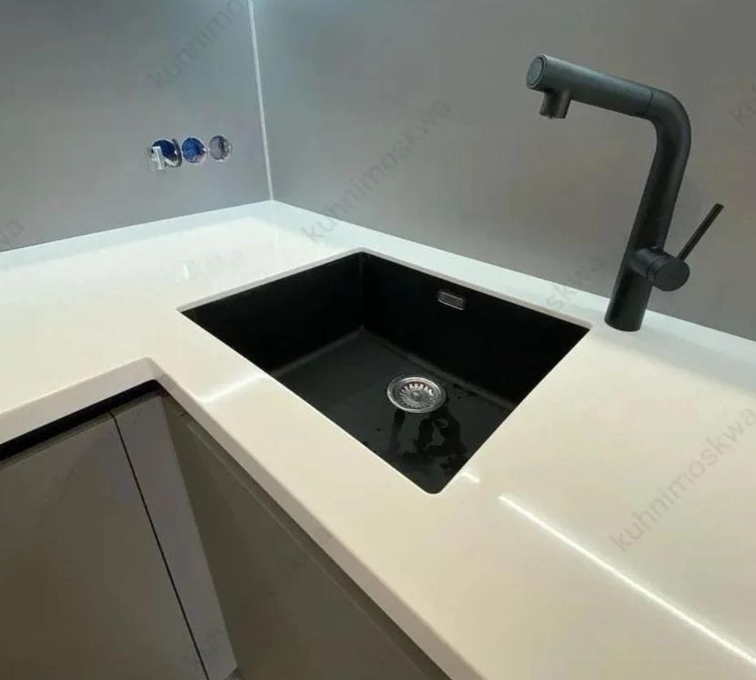 White Kitchen Cabinet