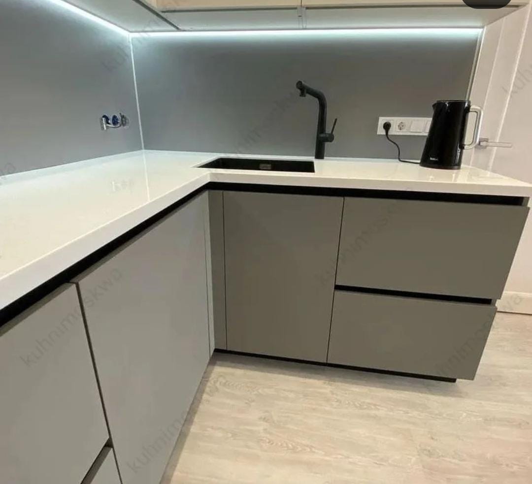 White Kitchen Cabinet